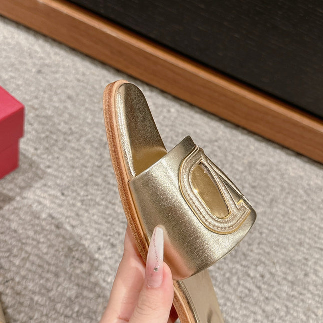 VLOGO CUT-OUT GOLD CALFSKIN SLIDE SANDAL