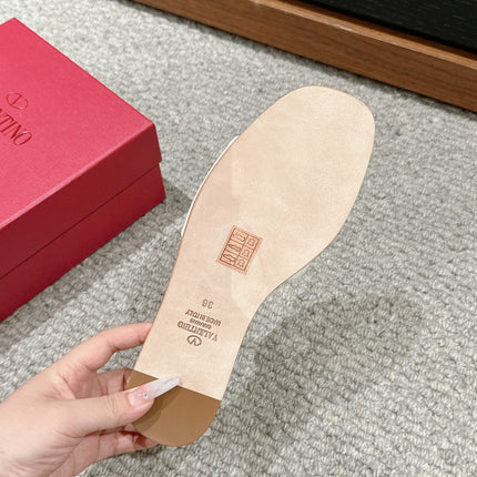 VLOGO CUT-OUT WHITE CALFSKIN SLIDE SANDAL