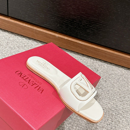 VLOGO CUT-OUT WHITE CALFSKIN SLIDE SANDAL