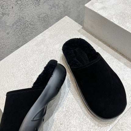 SNAP SLIPPER IN BLACK SUEDE AND SHEARLING LINING