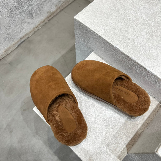 SNAP SLIPPER IN BRONZE BROWN SUEDE AND SHEARLING LINING