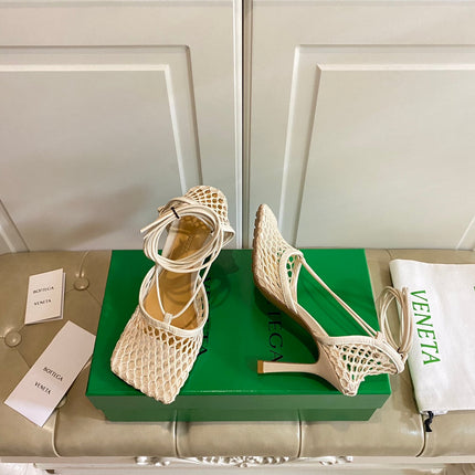 STRETCH LACE-UP HIGH HEELS IN WHITE CREAM METALLIZED MESH AND LEATHER