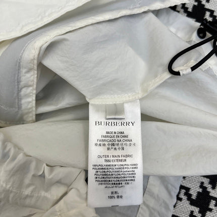 HOODED WINDBREAKER IN WHITE