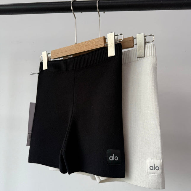 ALO SKINNY KNIT SHORTS STYLE 65