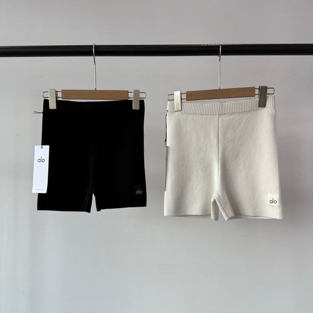 ALO SKINNY KNIT SHORTS STYLE 65