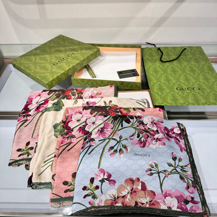 GUCCI 25S SCARF 180 IN SILK 737207