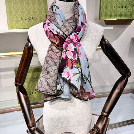 GUCCI 25S SCARF 180 IN SILK 737206