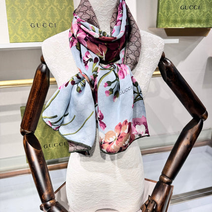GUCCI 25S SCARF 180 IN SILK 737206