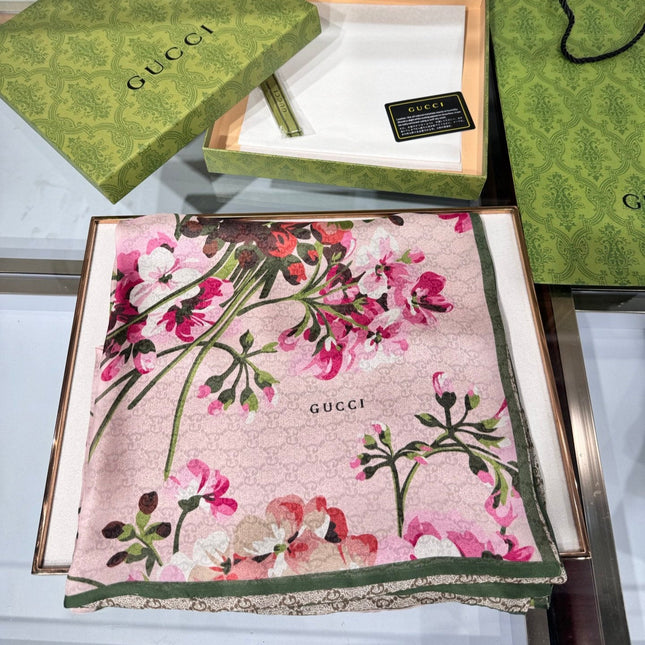GUCCI 25S SCARF 180 IN SILK 737207