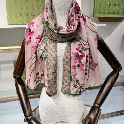 GUCCI 25S SCARF 180 IN SILK 737207