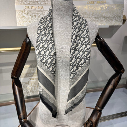 DIOR SCARF 90 CM IN SILK 726514