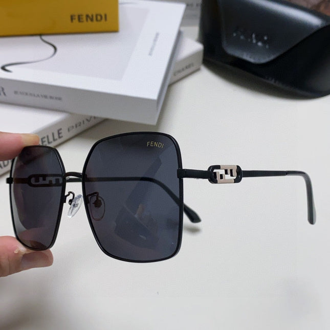 OVERSIZED BAGUETTE SQUARE FRAME SUNGLASSES 562043 IN METAL