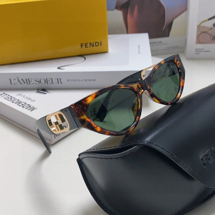 FF DIAMONDS CAT-EYE FRAME SUNGLASSES 557149 IN ACETATE