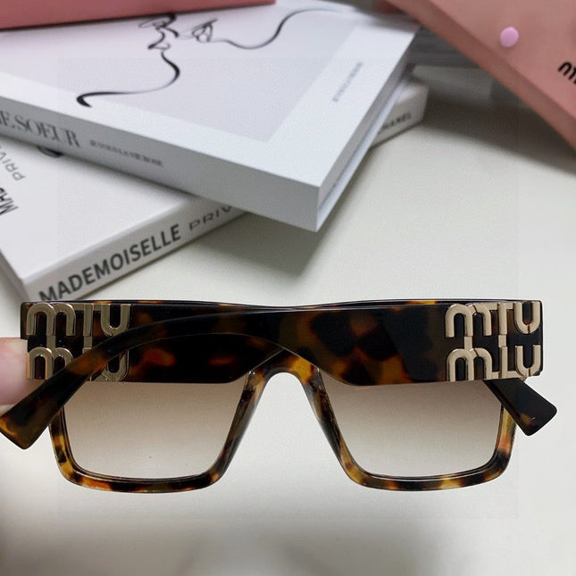 RUNWAY SQUARE SUNGLASSES 513009 IN HAVANA ACETATE