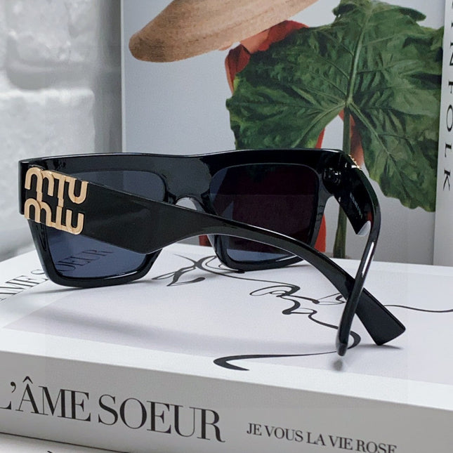 RUNWAY SQUARE SUNGLASSES 513010 IN BLACK ACETATE