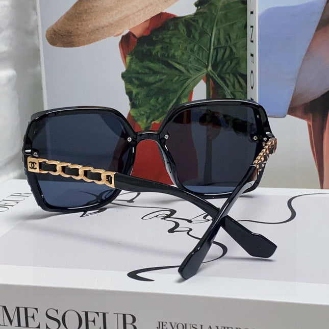 SQUARE SUNGLASSES 632876 IN BLACK ACETATE