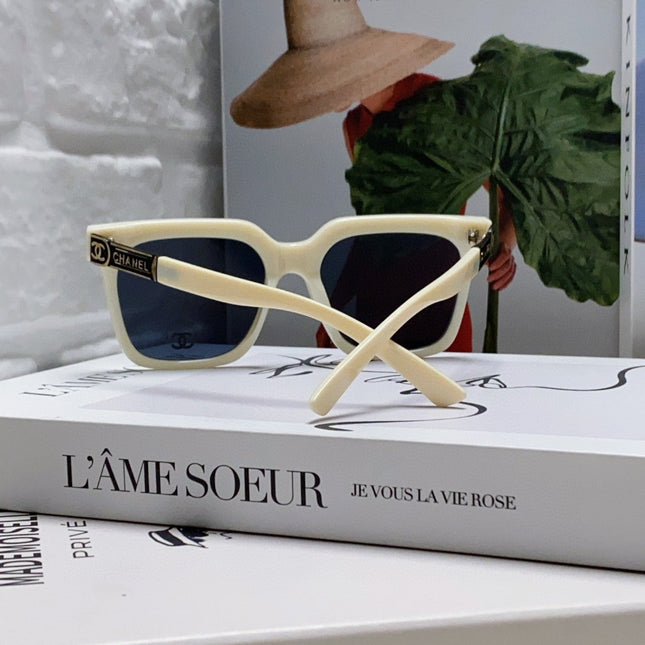 SQUARE SUNGLASSES 632878 IN WHITE ACETATE
