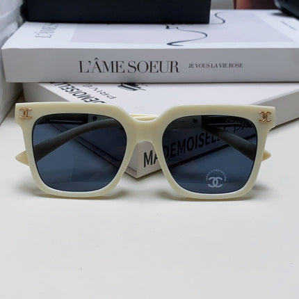 SQUARE SUNGLASSES 632878 IN WHITE ACETATE