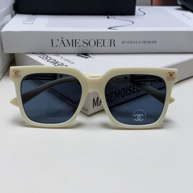 SQUARE SUNGLASSES 632878 IN WHITE ACETATE