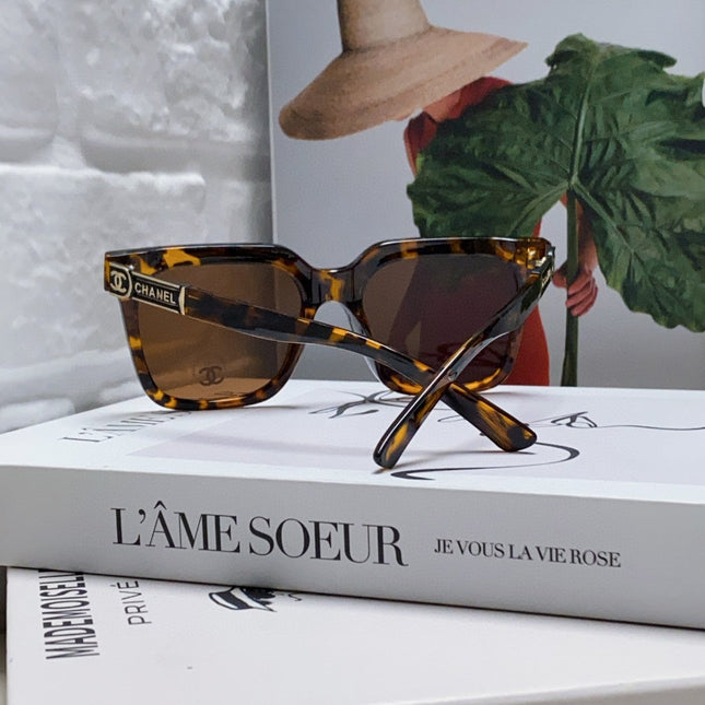 SQUARE SUNGLASSES 632879 IN HAVANA ACETATE