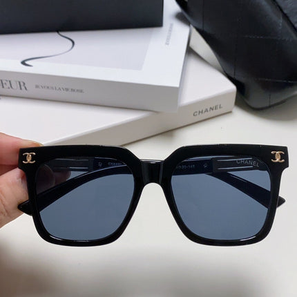 SQUARE SUNGLASSES 632880 IN BLACK ACETATE