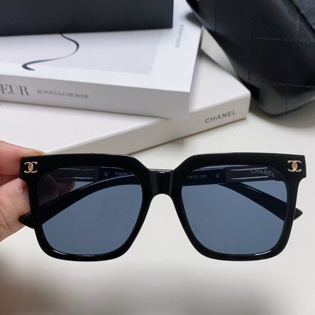 SQUARE SUNGLASSES 632880 IN BLACK ACETATE