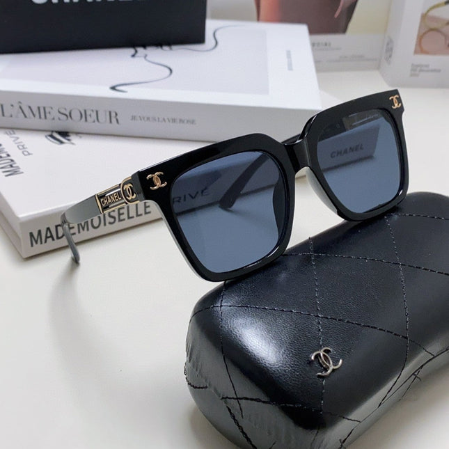 SQUARE SUNGLASSES 632880 IN BLACK ACETATE