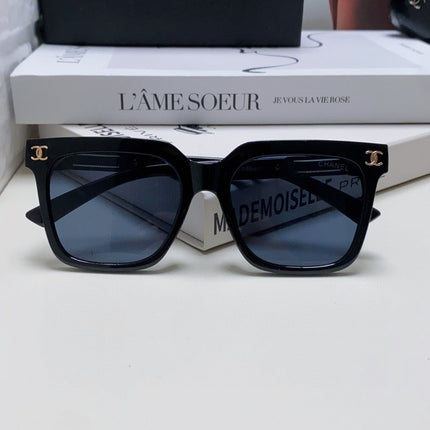 SQUARE SUNGLASSES 632880 IN BLACK ACETATE