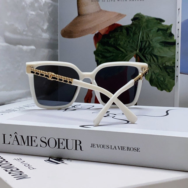 SQUARE SUNGLASSES 632885 IN WHITE ACETATE