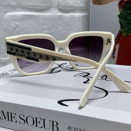 SQUARE SUNGLASSES 632696 IN WHITE ACETATE
