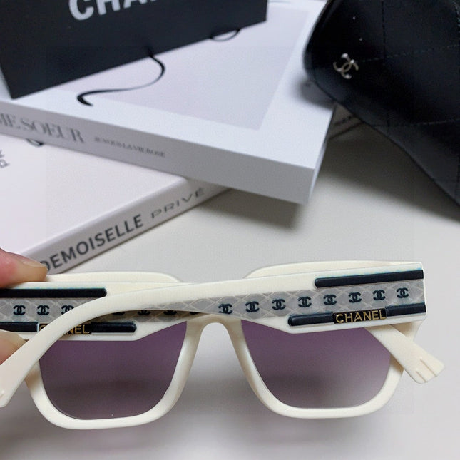 SQUARE SUNGLASSES 632696 IN WHITE ACETATE