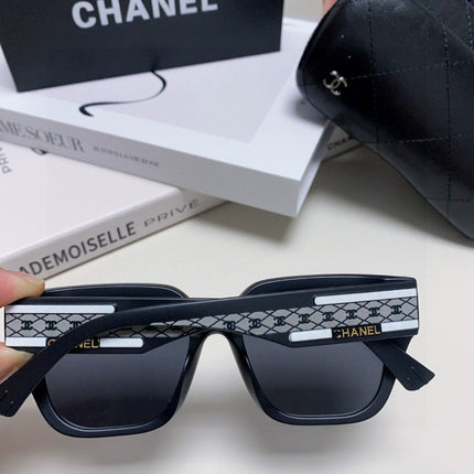 SQUARE SUNGLASSES 632697 IN BLACK ACETATE