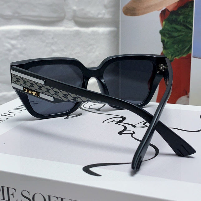 SQUARE SUNGLASSES 632697 IN BLACK ACETATE