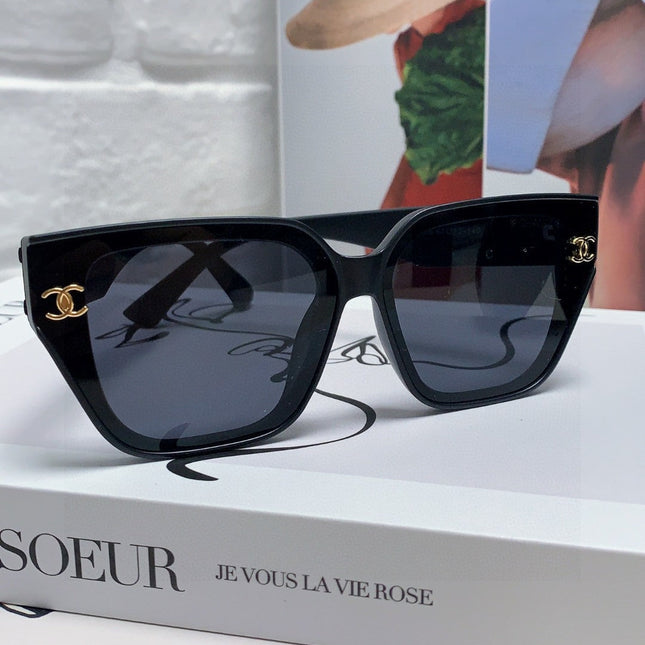 SQUARE SUNGLASSES 632697 IN BLACK ACETATE