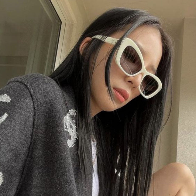 CAT EYE SUNGLASSES 632700 IN WHITE ACETATE EMBOSSED PEARL