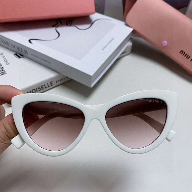 GLIMPSE CAT EYE SUNGLASSES 555884 IN WHITE ACETATE
