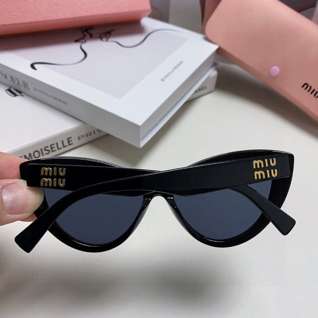 GLIMPSE CAT EYE SUNGLASSES 555886 IN BLACK ACETATE