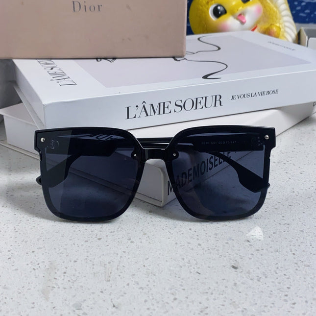 MONTAIGNE SUNGLASS 560862 IN BLACK ACETATE