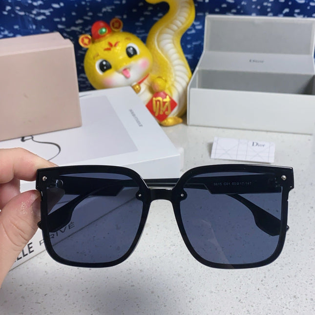 MONTAIGNE SUNGLASS 560862 IN BLACK ACETATE