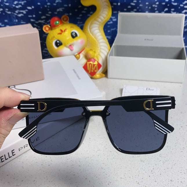 MONTAIGNE SUNGLASS 560862 IN BLACK ACETATE