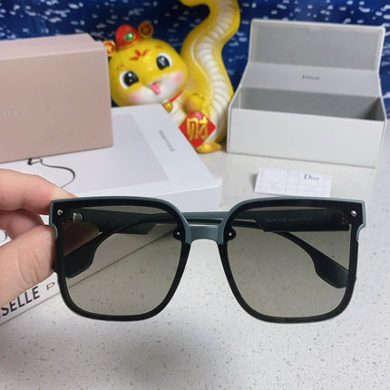 MONTAIGNE SUNGLASS 560860 IN TAN GREEN ACETATE