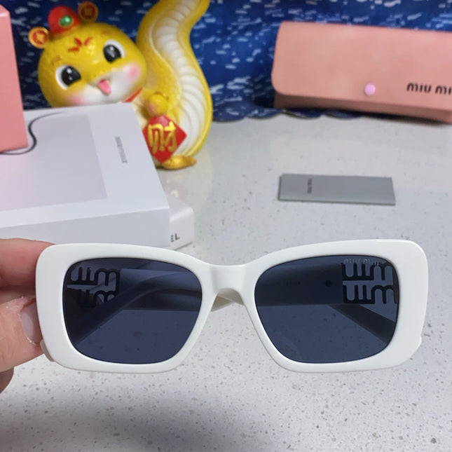 GLIMPSE SUNGLASSES 558346 IN WHITE ACETATE GOLD EMBOSSED LOGO