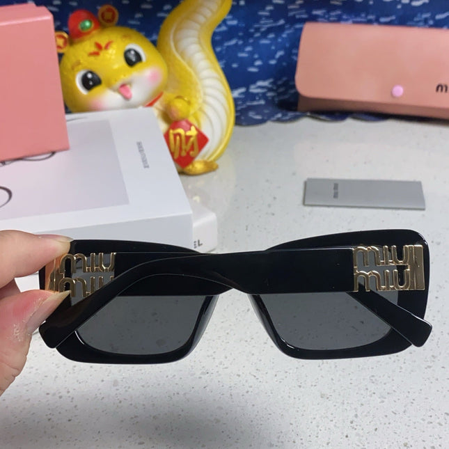 GLIMPSE SUNGLASSES 558348 IN BLACK ACETATE GOLD EMBOSSED LOGO