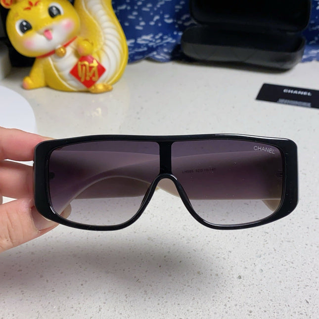 SQUARE SUNGLASSES 641781 IN BLACK ACETATE WHITE FRAME