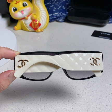 SQUARE SUNGLASSES 641781 IN BLACK ACETATE WHITE FRAME