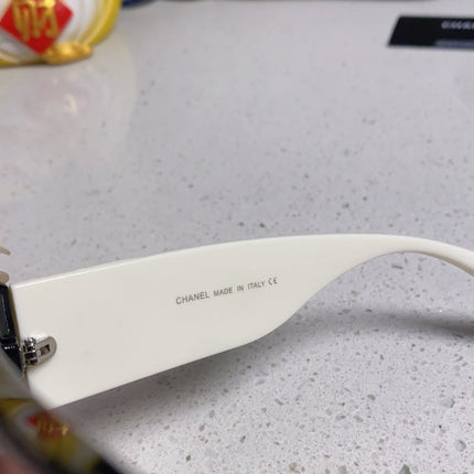 SQUARE SUNGLASSES 641781 IN BLACK ACETATE WHITE FRAME