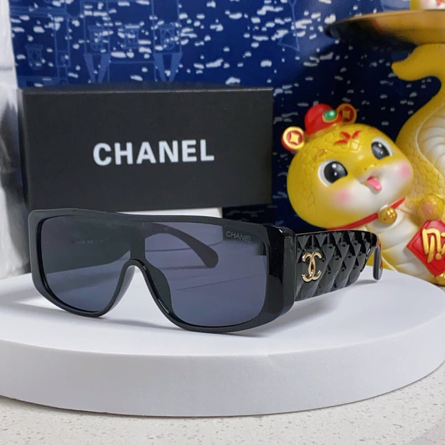 SQUARE SUNGLASSES 641782 IN BLACK ACETATE