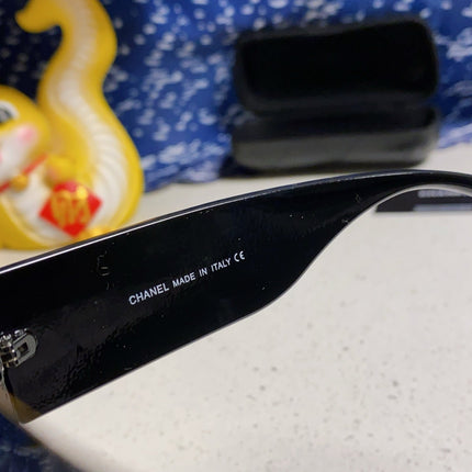 SQUARE SUNGLASSES 641782 IN BLACK ACETATE