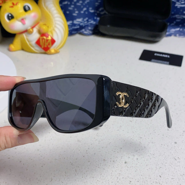 SQUARE SUNGLASSES 641782 IN BLACK ACETATE