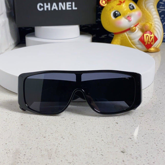 SQUARE SUNGLASSES 641782 IN BLACK ACETATE